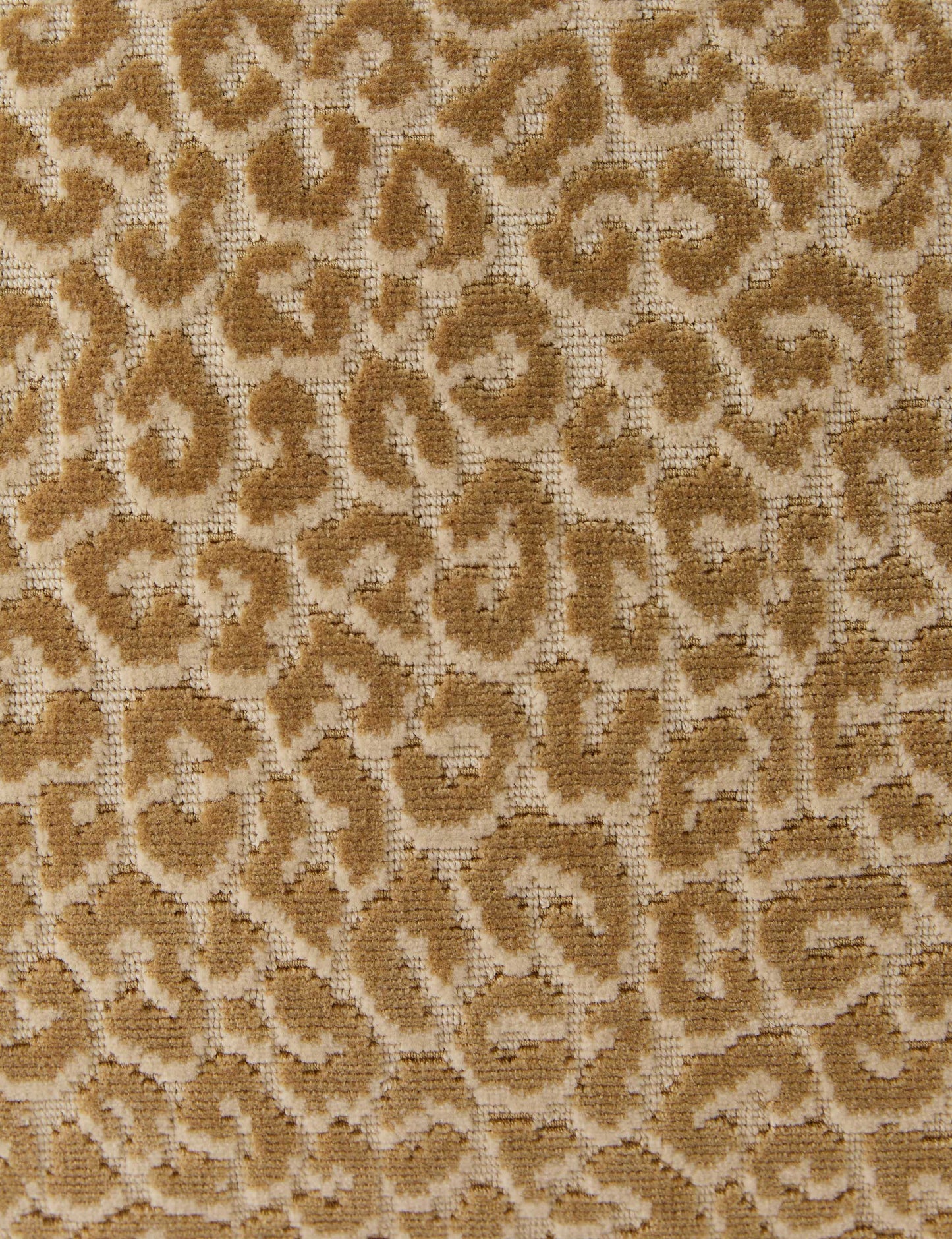 Coussin lombaire en velours Panthera par Scalamandre