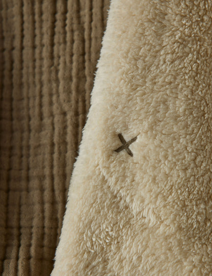 Couverture Alaïa Sherpa de la maison n° 23