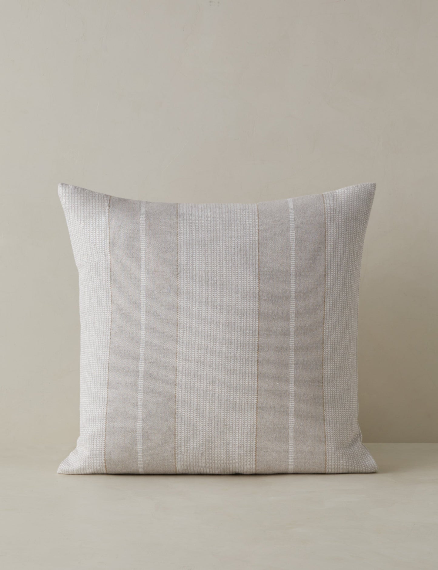 Coussin d'intérieur/extérieur Leo de Sunbrella pour Lulu et Georgia