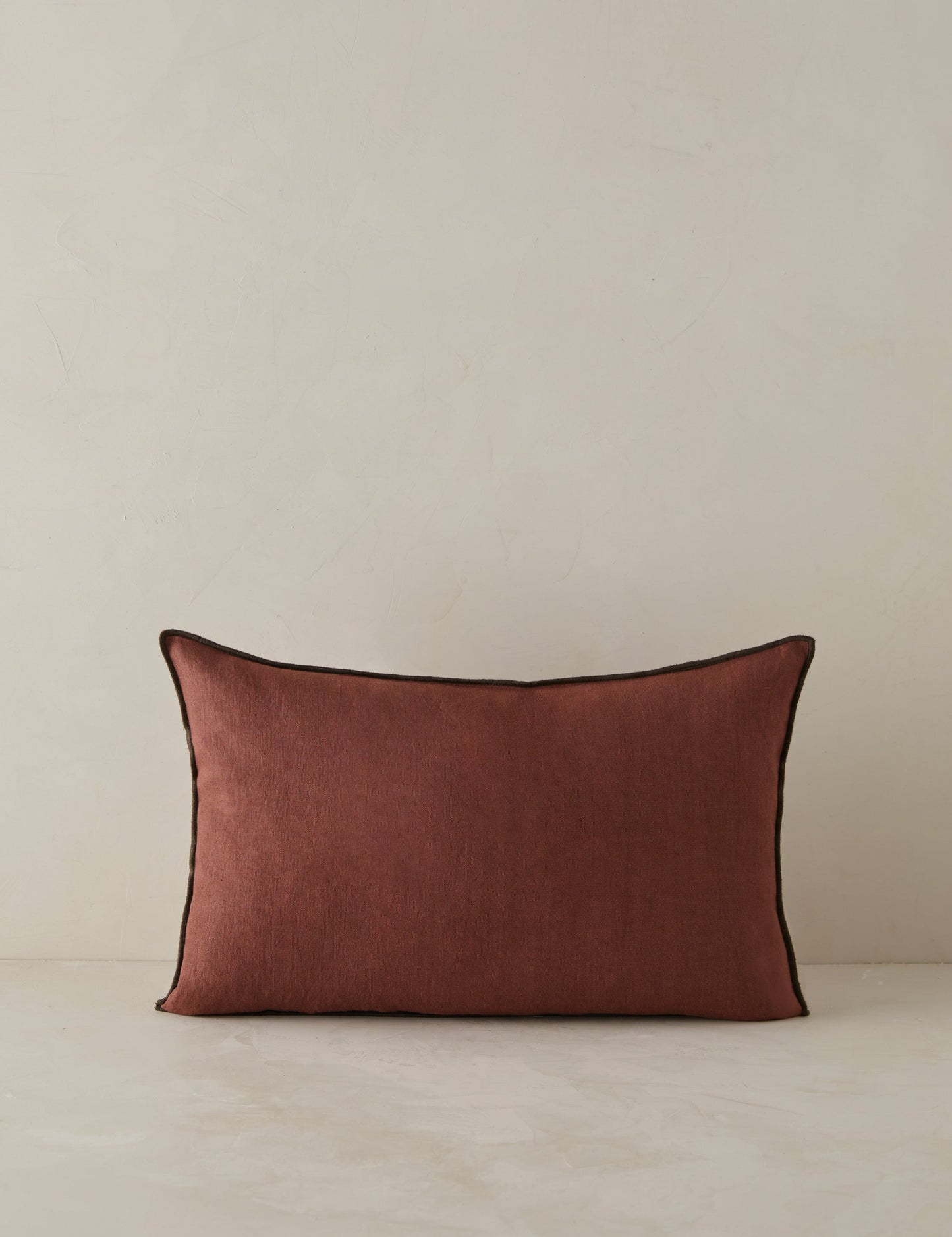 Oreiller en lin contrasté Carys