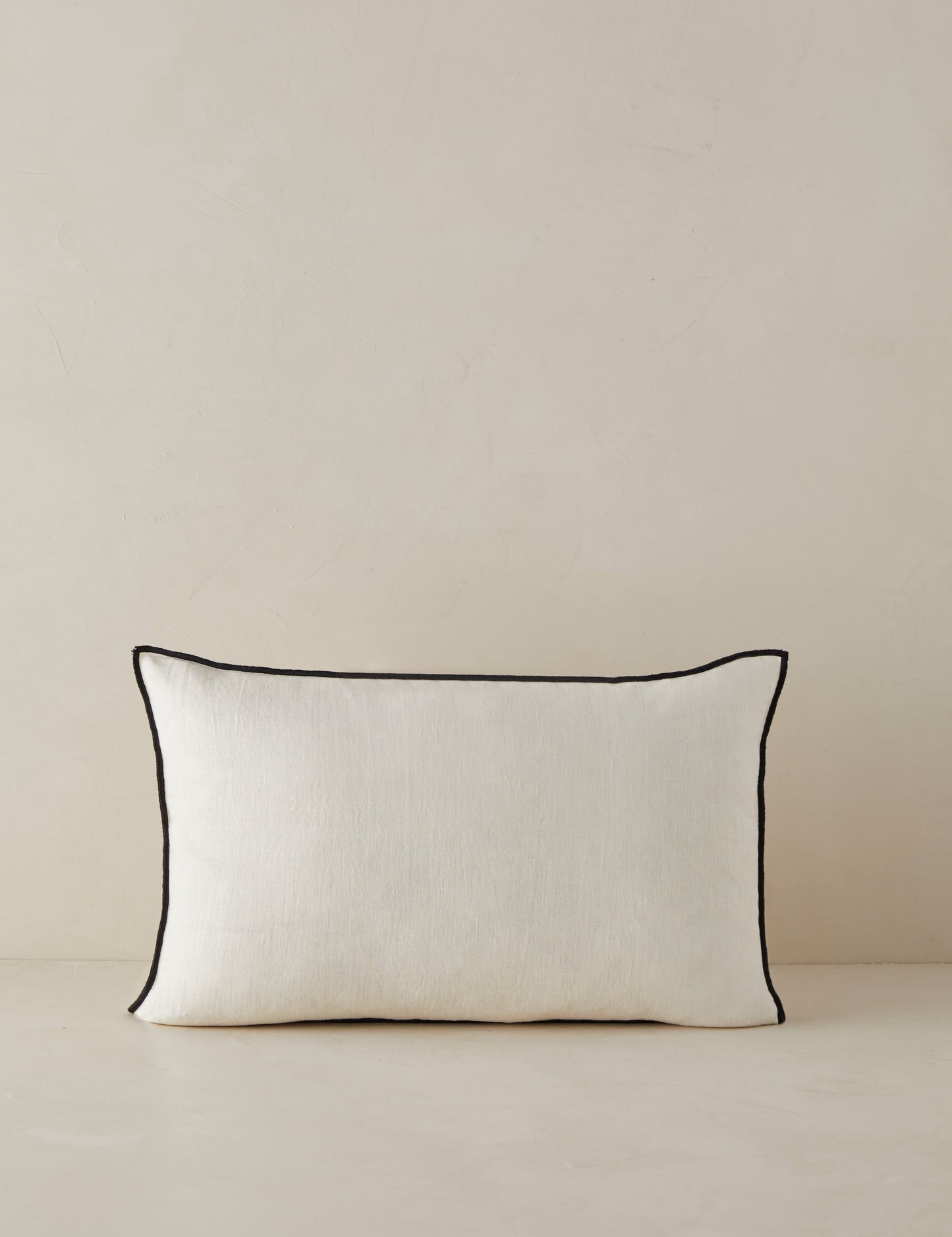 Oreiller en lin contrasté Carys