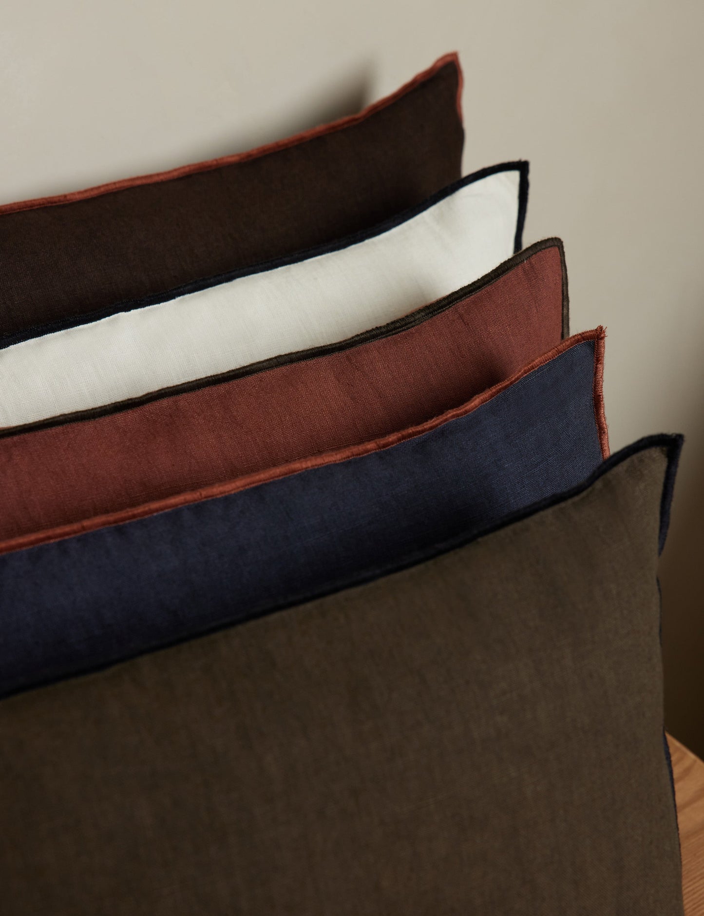 Oreiller en lin contrasté Carys