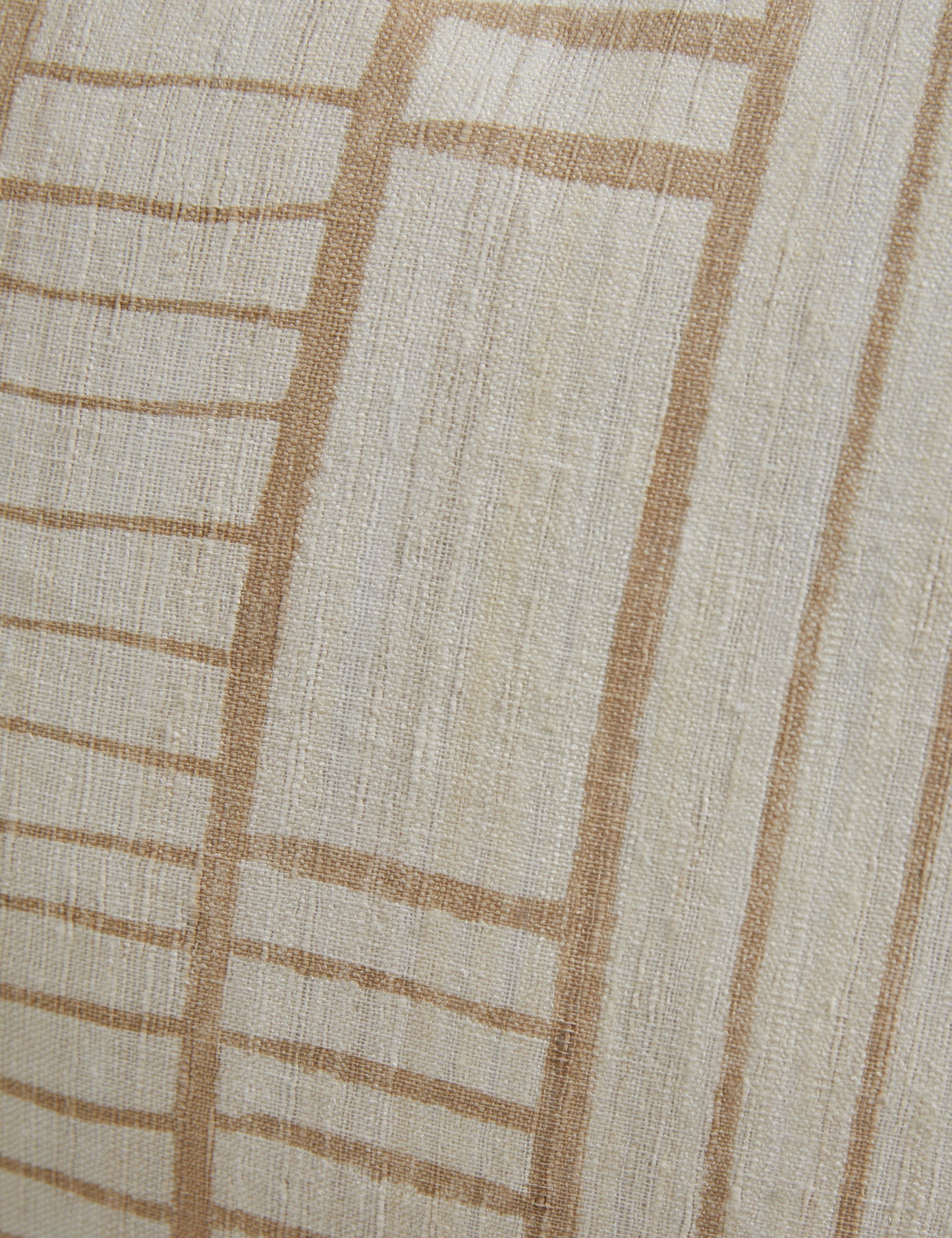 Oreiller en soie Chute, naturel par Hadiya Williams