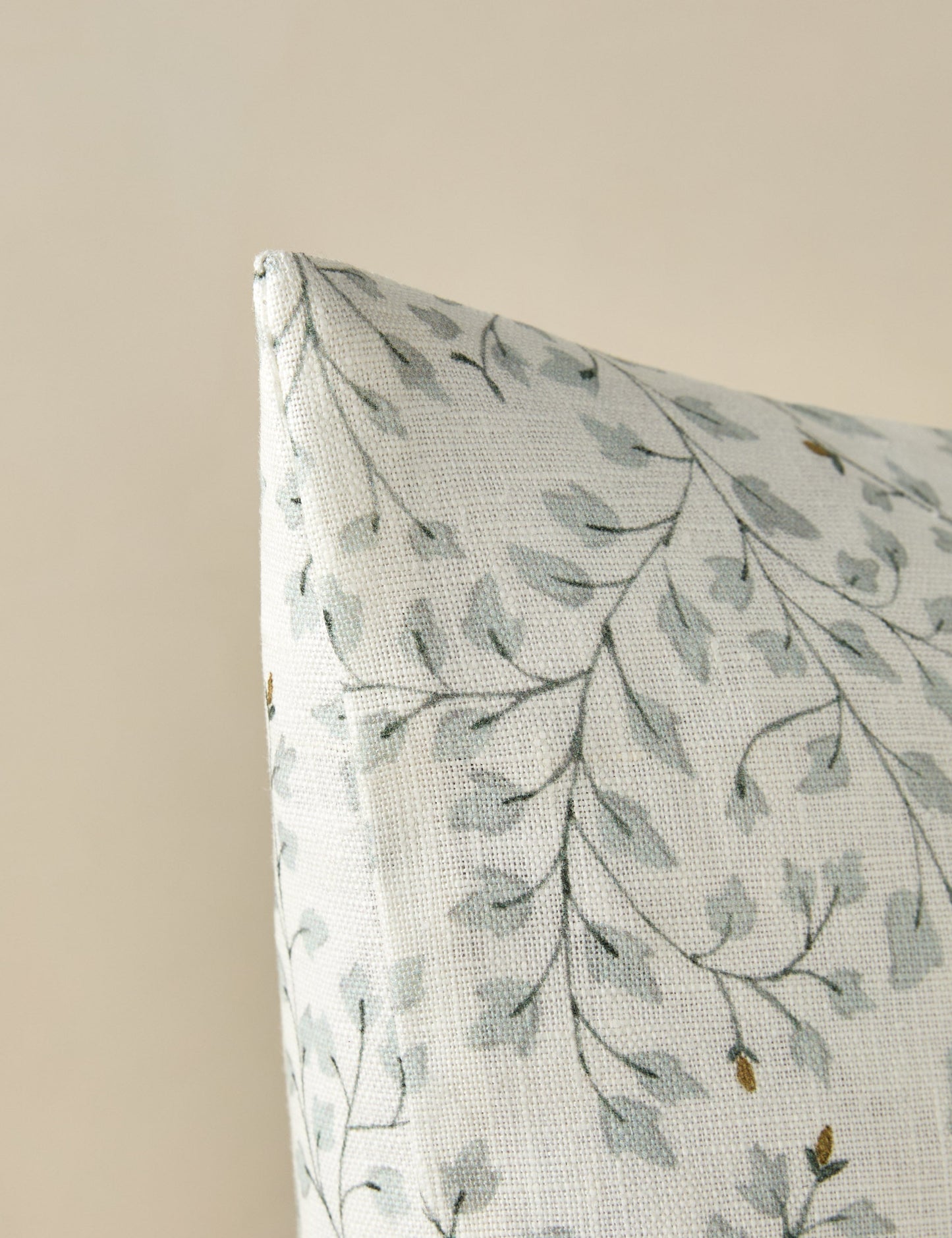 Coussin en lin Dainty Leaves de Rylee + Cru