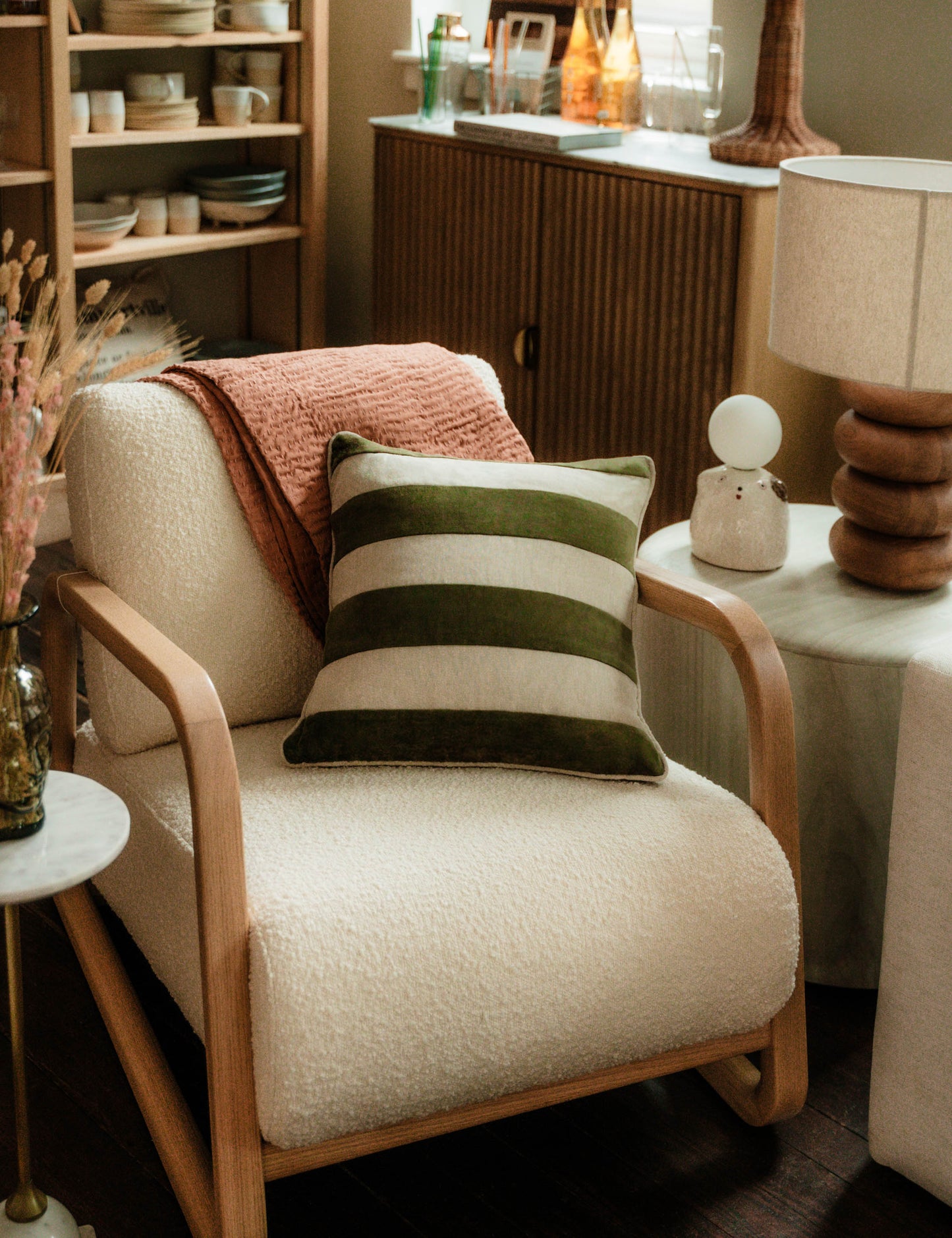 Oreiller à rayures en velours Borroto