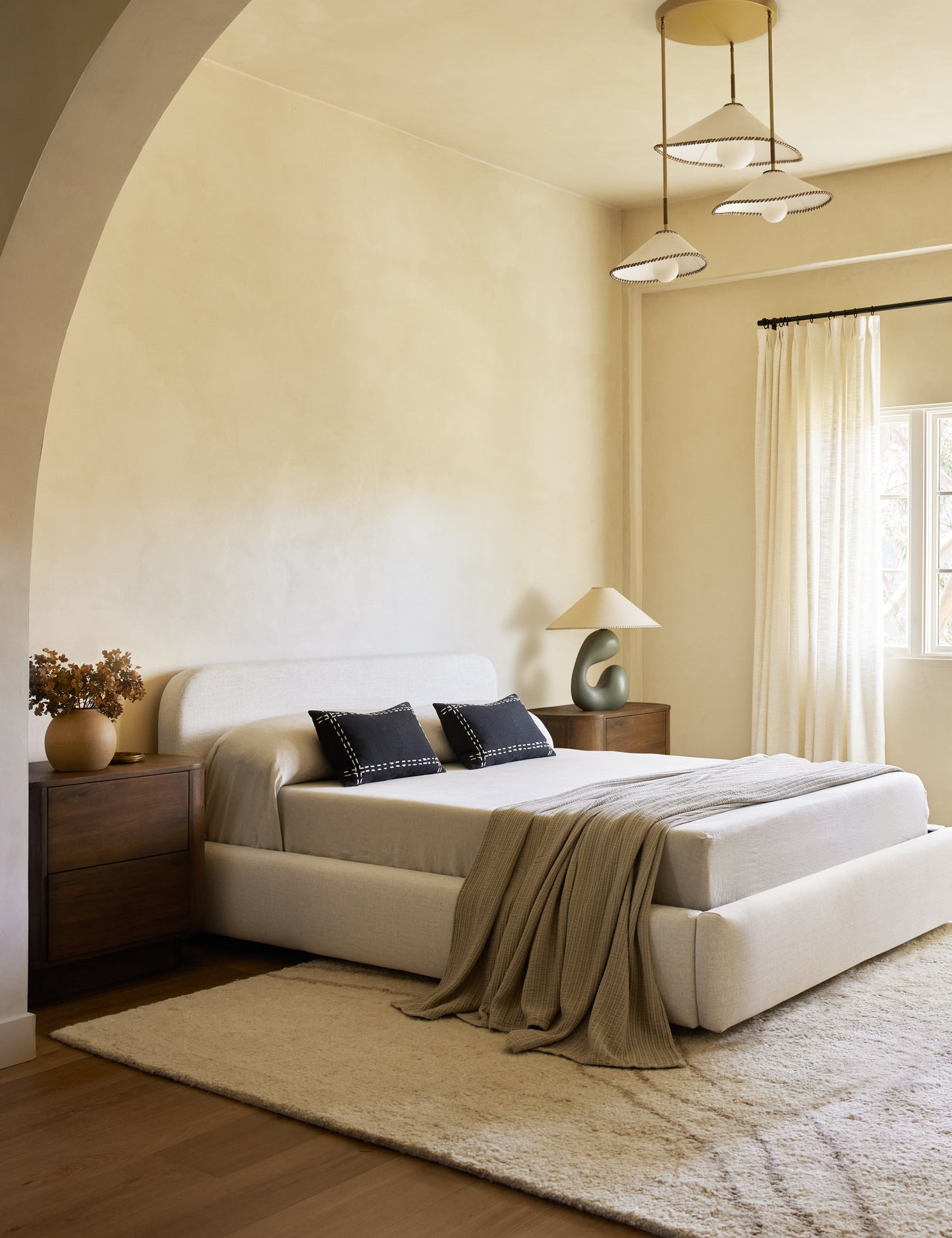 Coussin brodé Accord par Élan Byrd