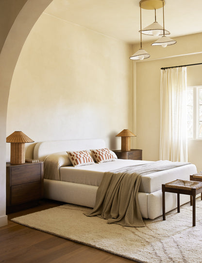 Coussin brodé mosaïque par Élan Byrd