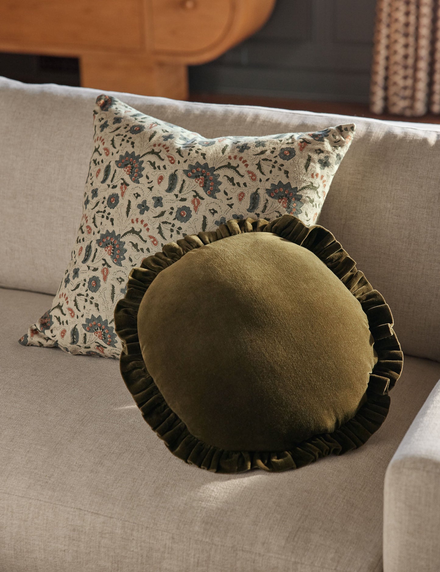 Coussin rond en velours Mauree