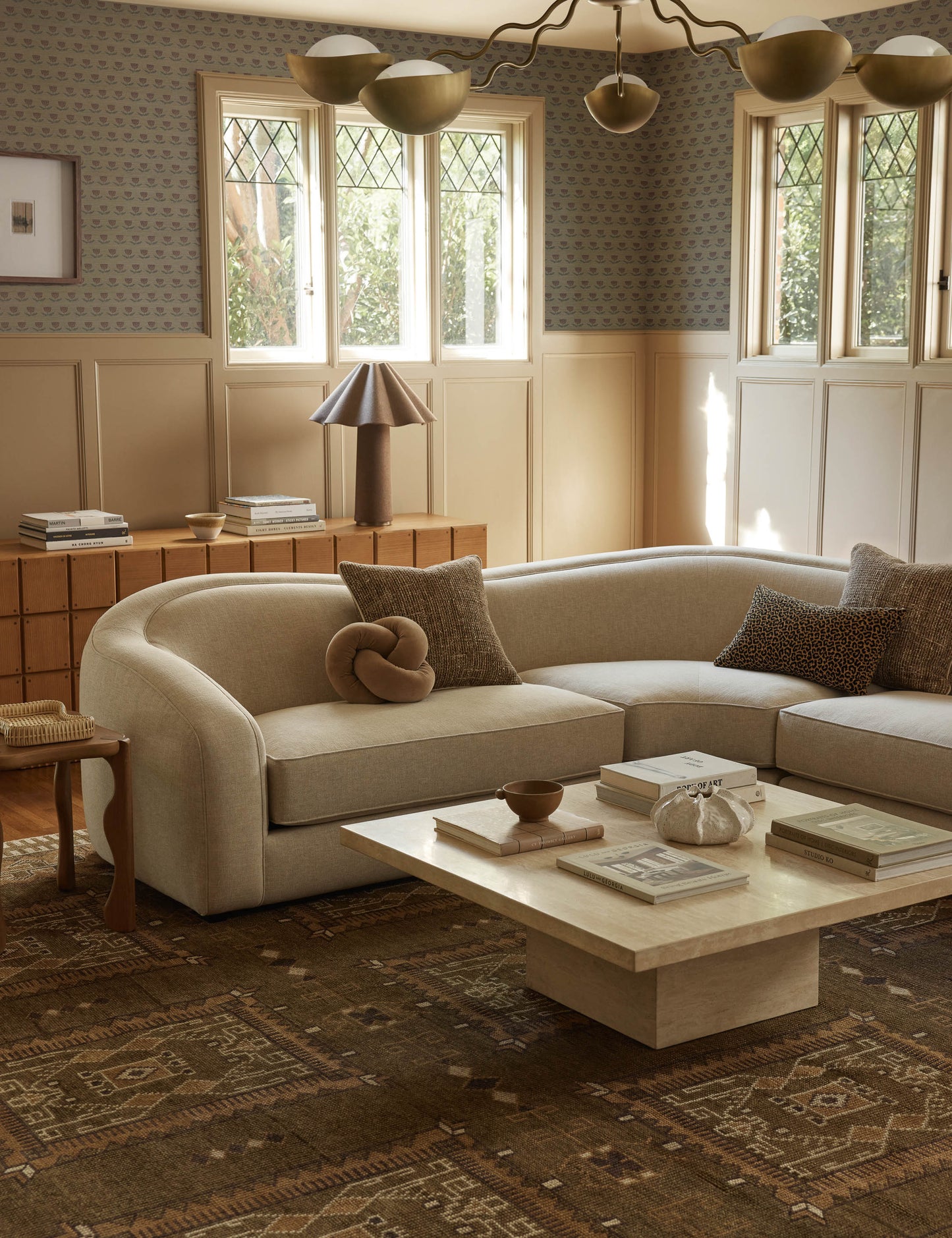 Coussin lombaire en velours Panthera par Scalamandre