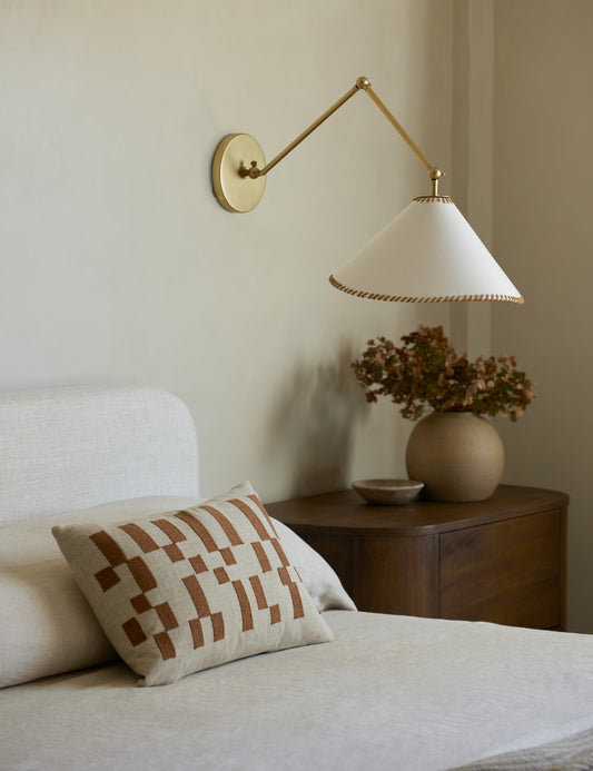 Coussin brodé mosaïque par Élan Byrd