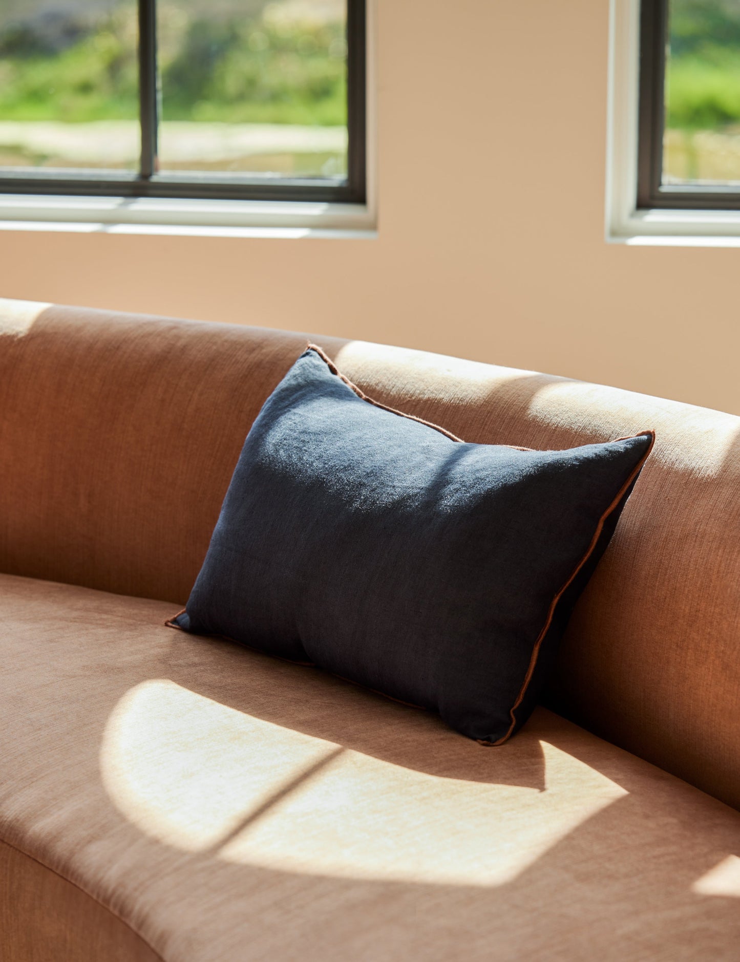 Oreiller en lin contrasté Carys