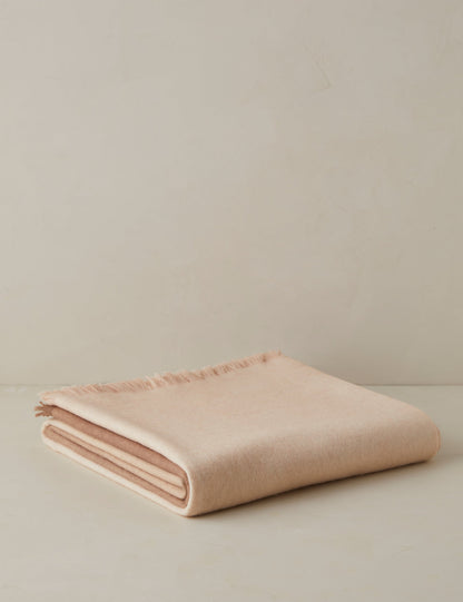 Couverture en cachemire Activity Beneath The Surface de James Perkins