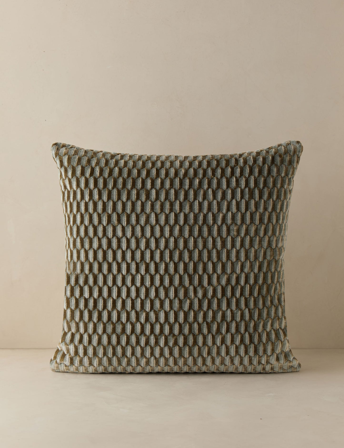 Oreiller en velours Allegra par Scalamandre