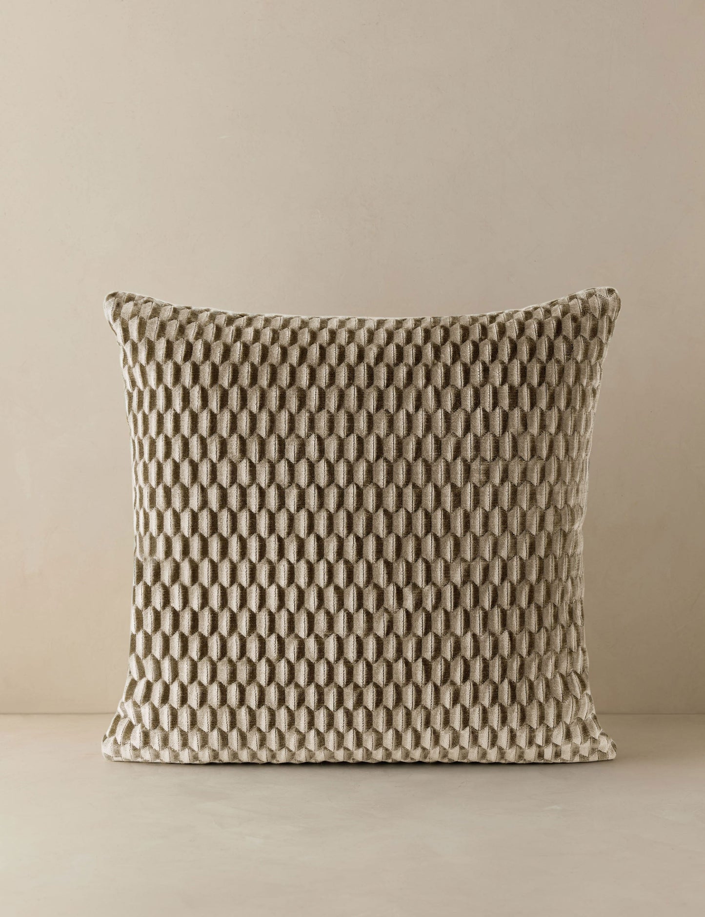 Oreiller en velours Allegra par Scalamandre