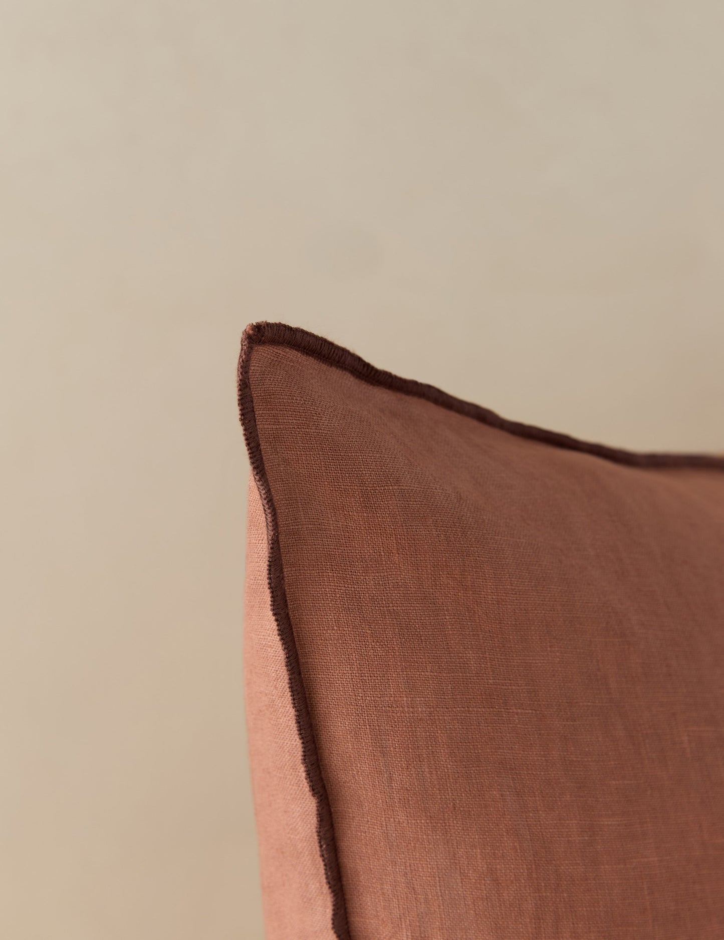 Oreiller en lin contrasté Carys