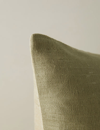 Oreiller en soie Event Horizon de James Perkins