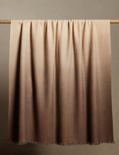 Couverture en cachemire Activity Beneath The Surface de James Perkins