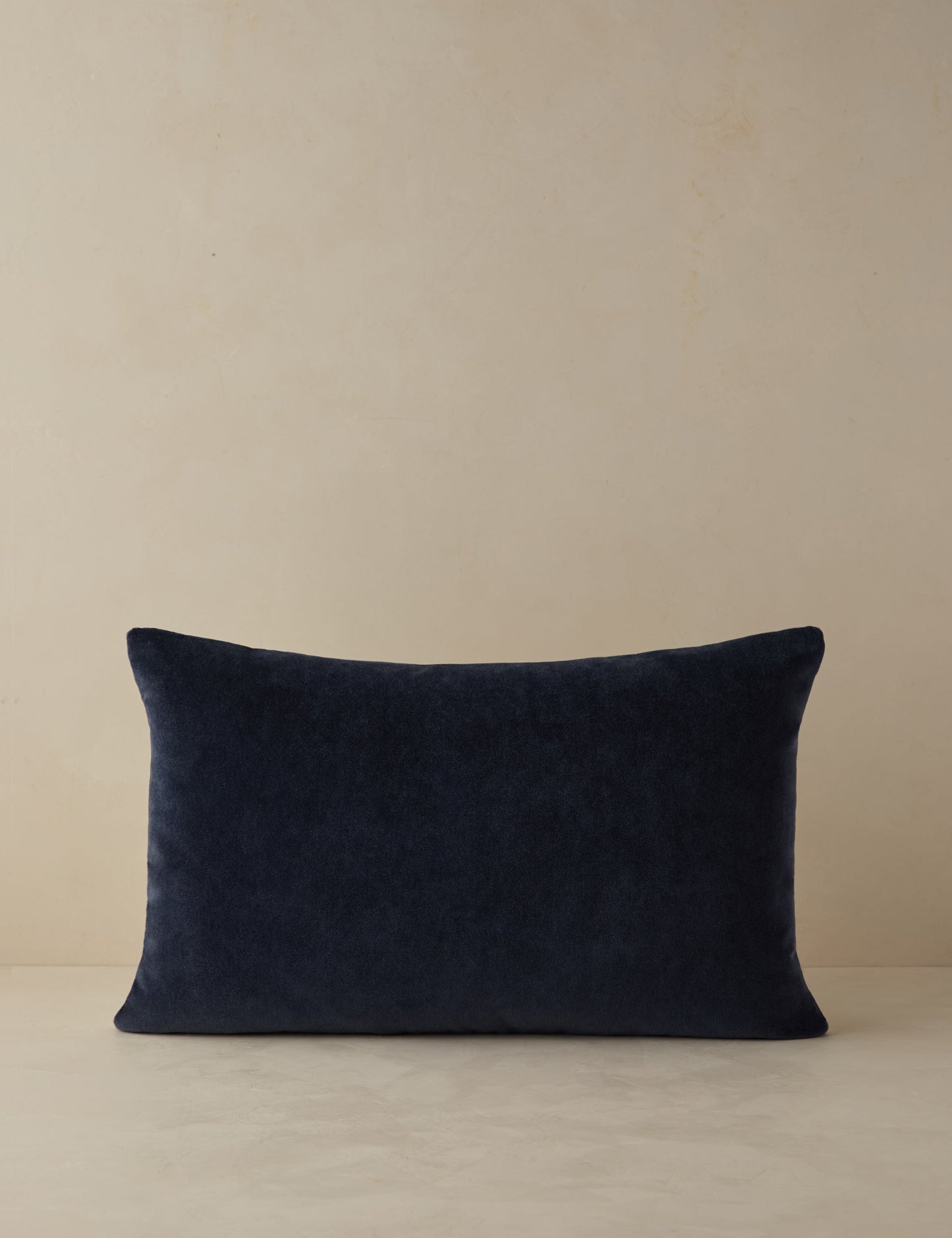 Coussin en lin Kelmescott par Scalamandre