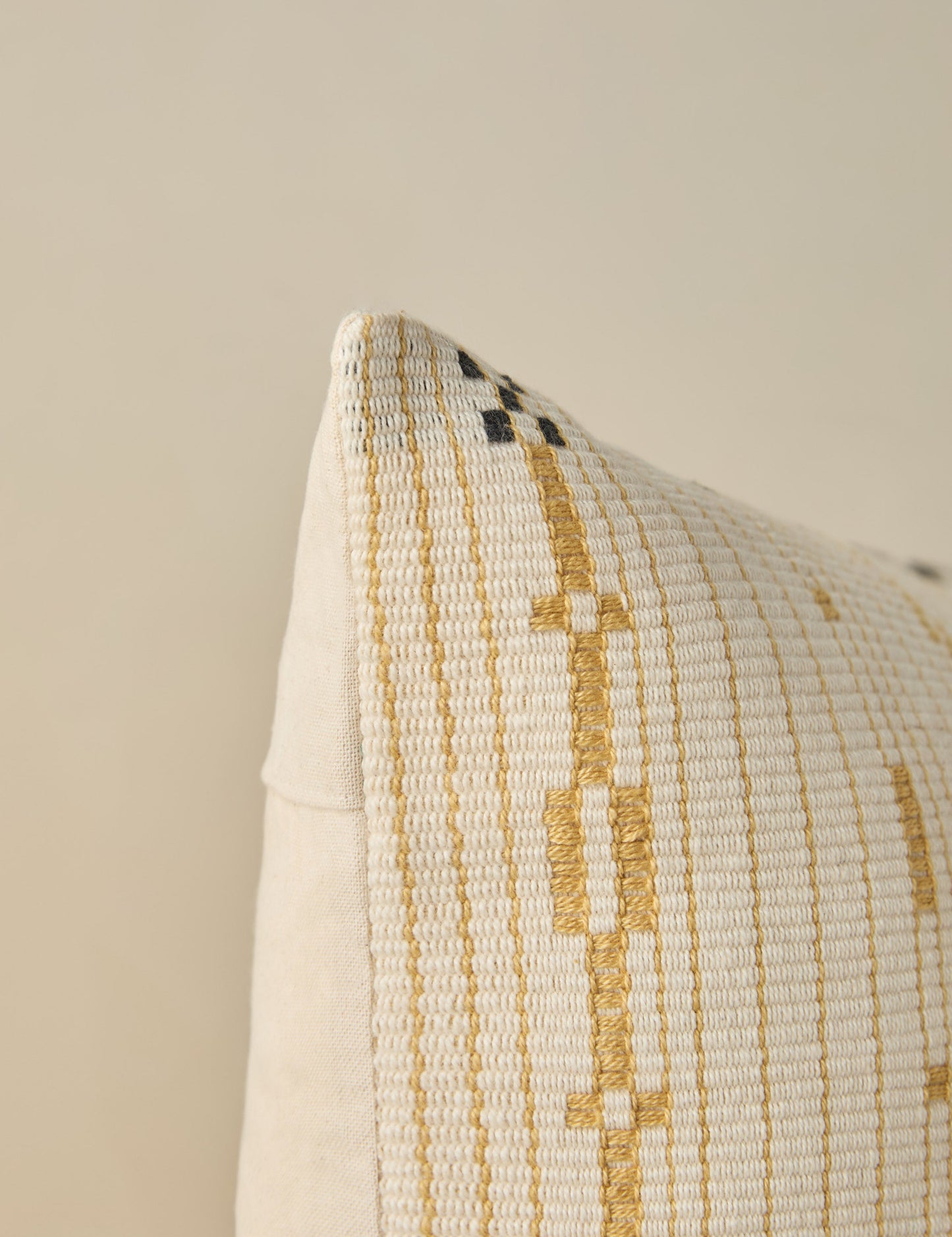 Coussin Lanjon par Heirloom Naga