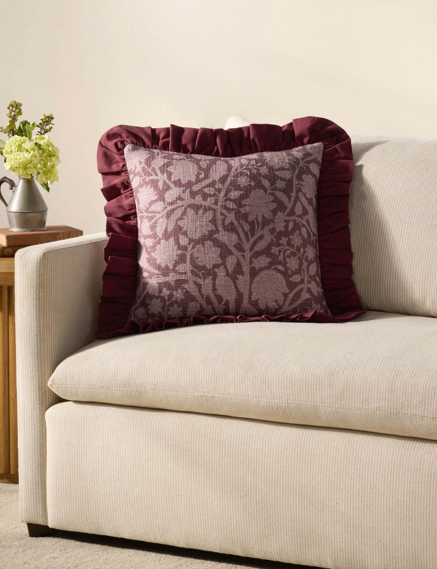 Coussin Kathleen par Chris Loves Julia x Loloi