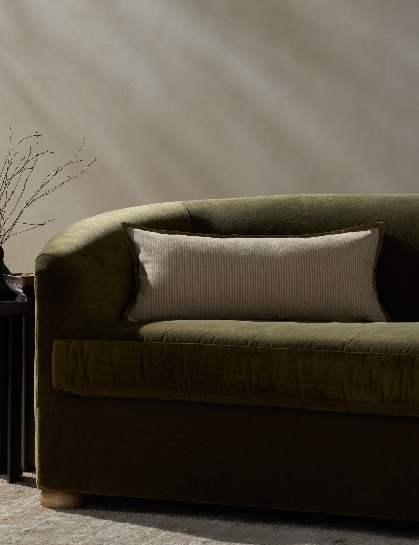 Coussin Sullivan par Jeremiah Brent x Loloi