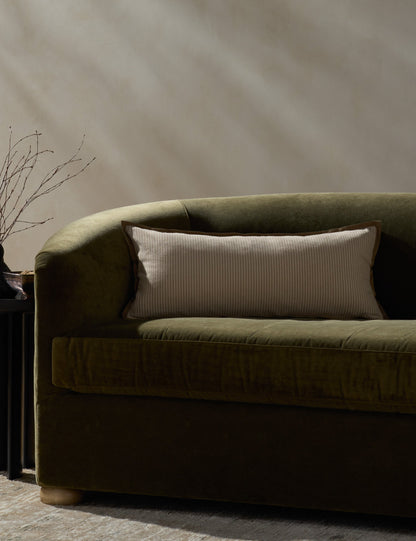 Coussin Sullivan par Jeremiah Brent x Loloi