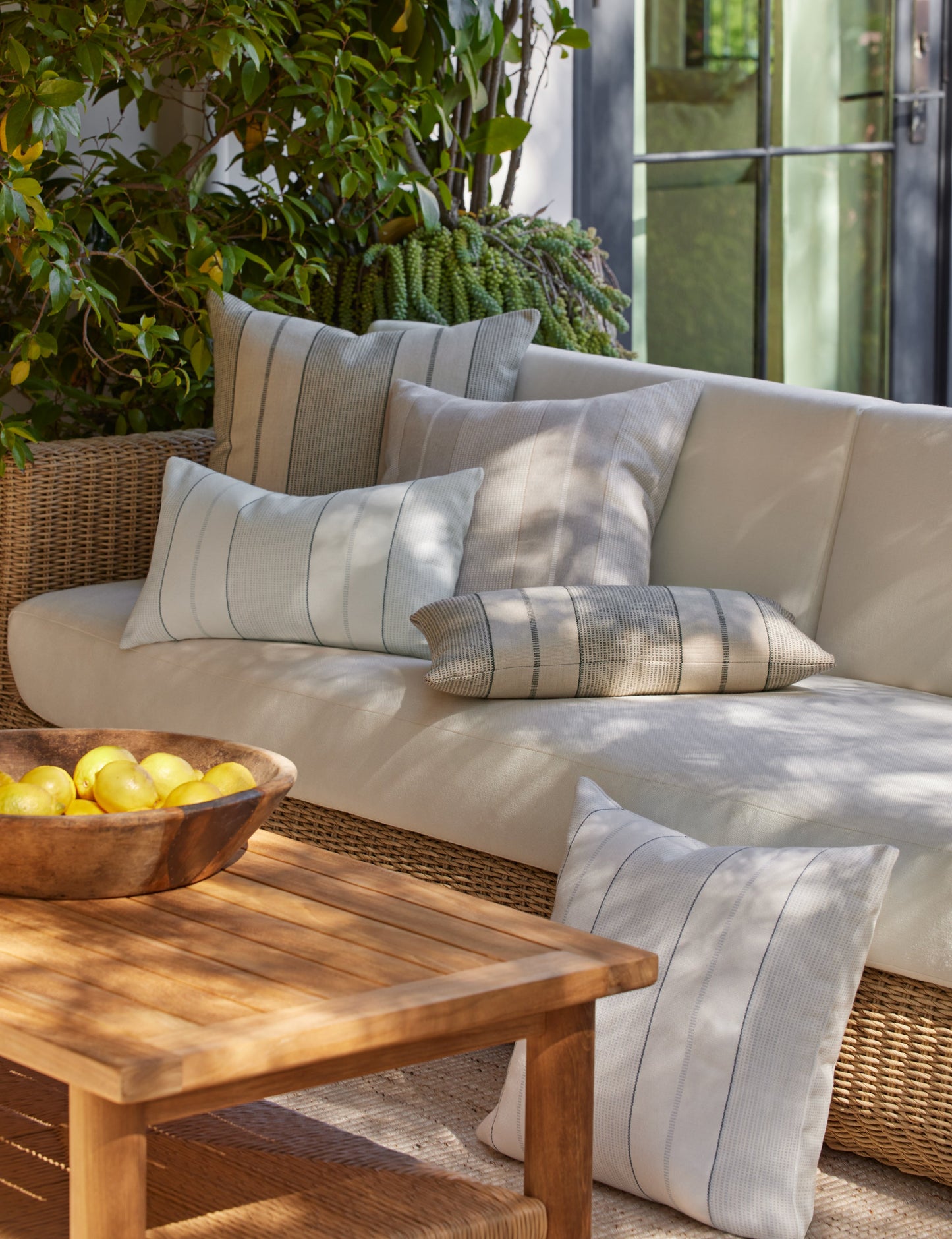 Coussin d'intérieur/extérieur Leo de Sunbrella pour Lulu et Georgia