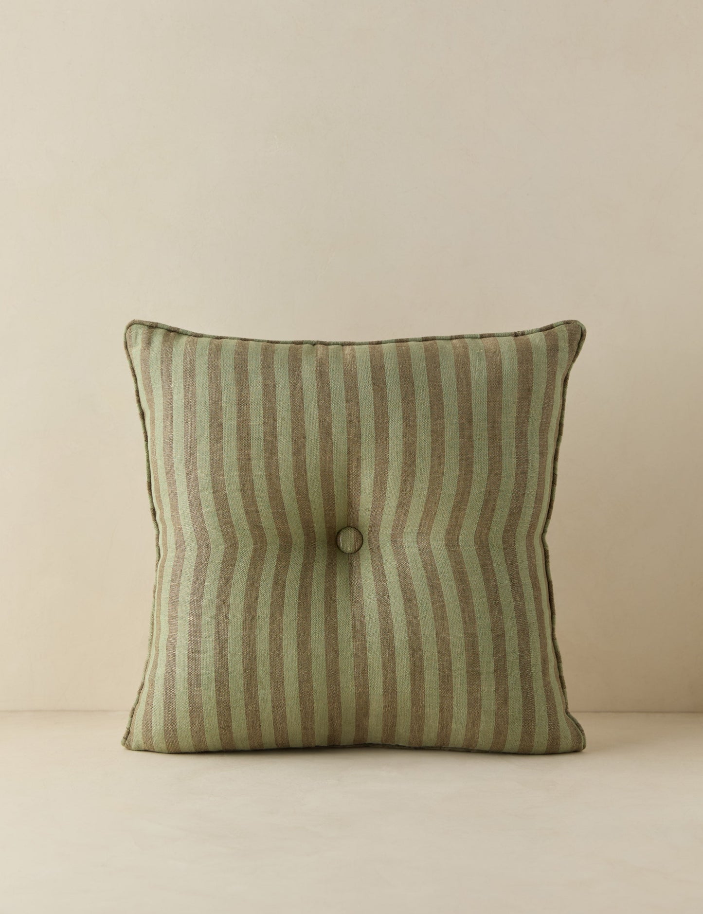 Coussin en lin Welby par Aimee Song