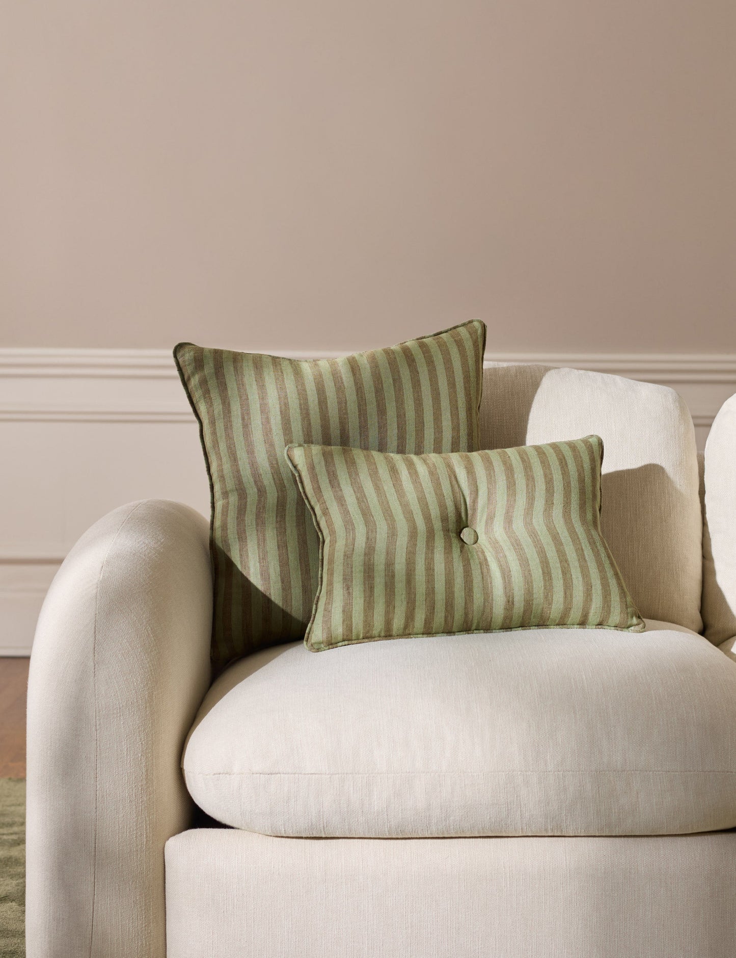 Coussin en lin Welby par Aimee Song