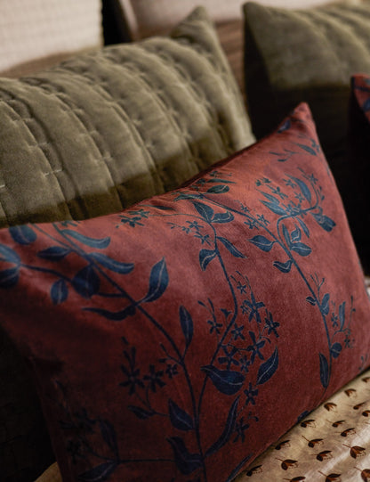 Oreiller en velours carmin