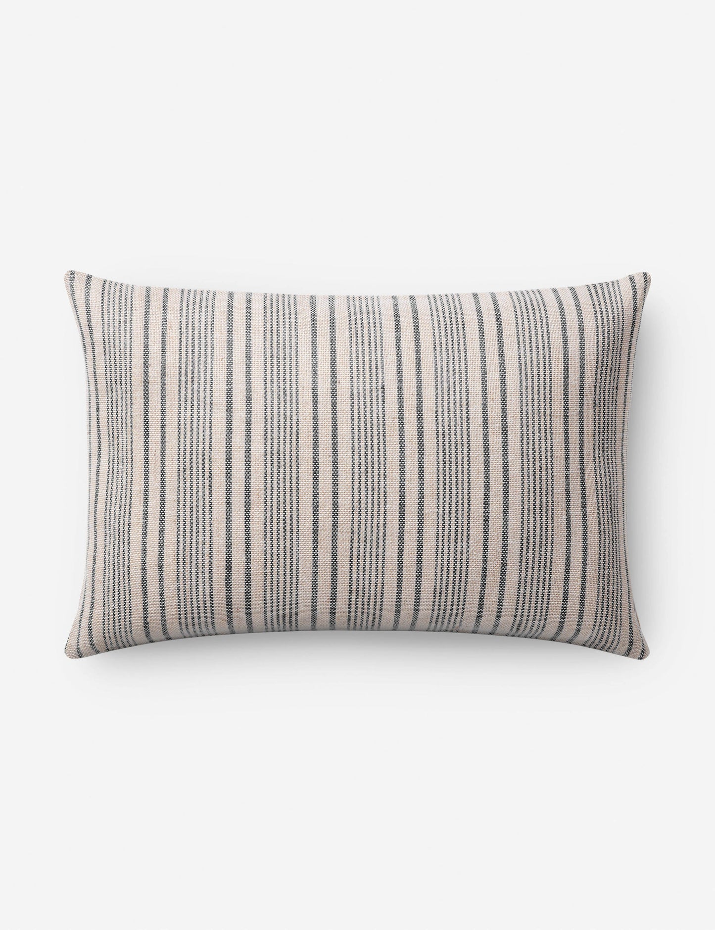 Coussin Elaine de Magnolia Home par Joanna Gaines X Loloi