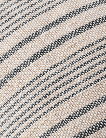 Coussin Elaine de Magnolia Home par Joanna Gaines X Loloi