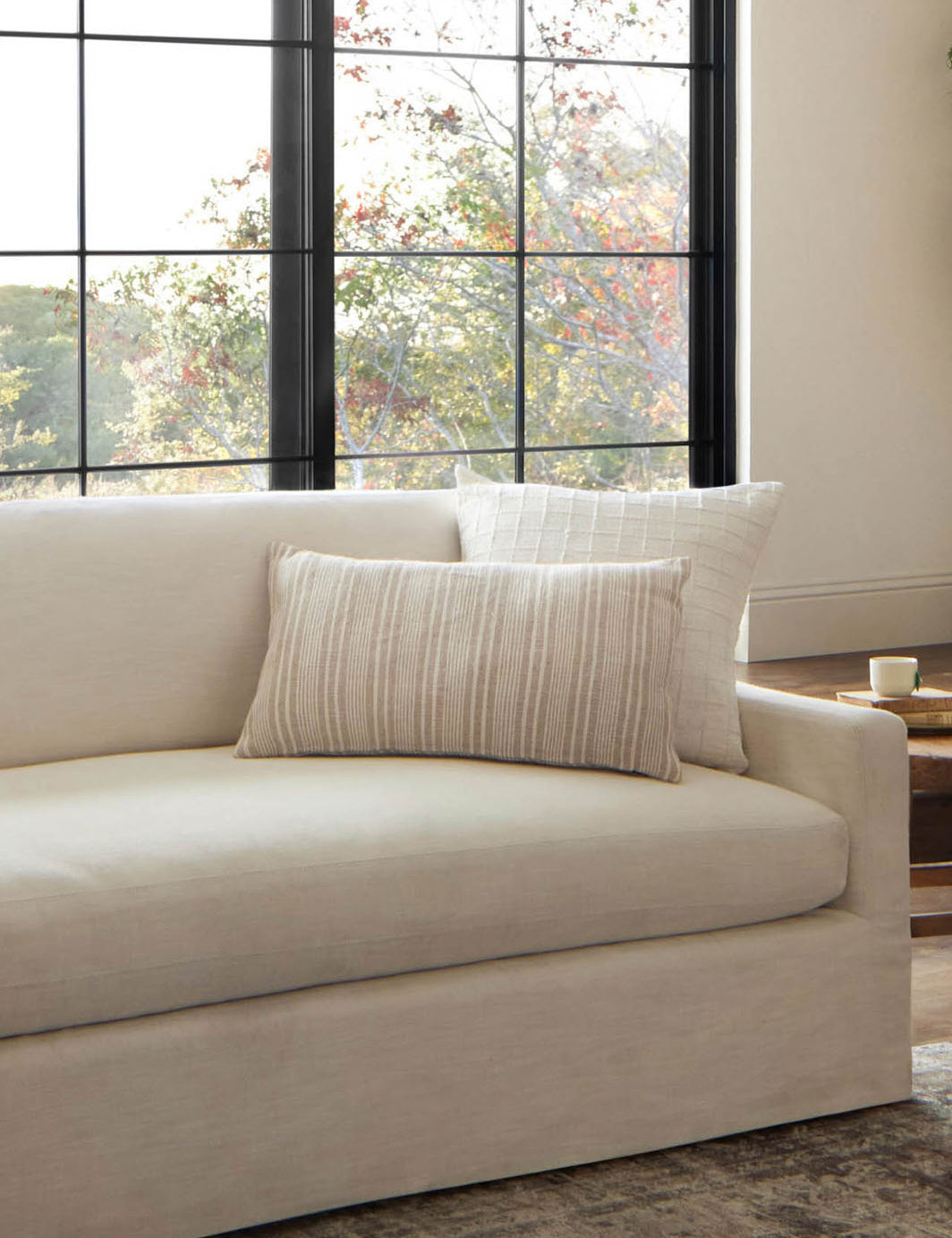 Coussin Elaine de Magnolia Home par Joanna Gaines X Loloi