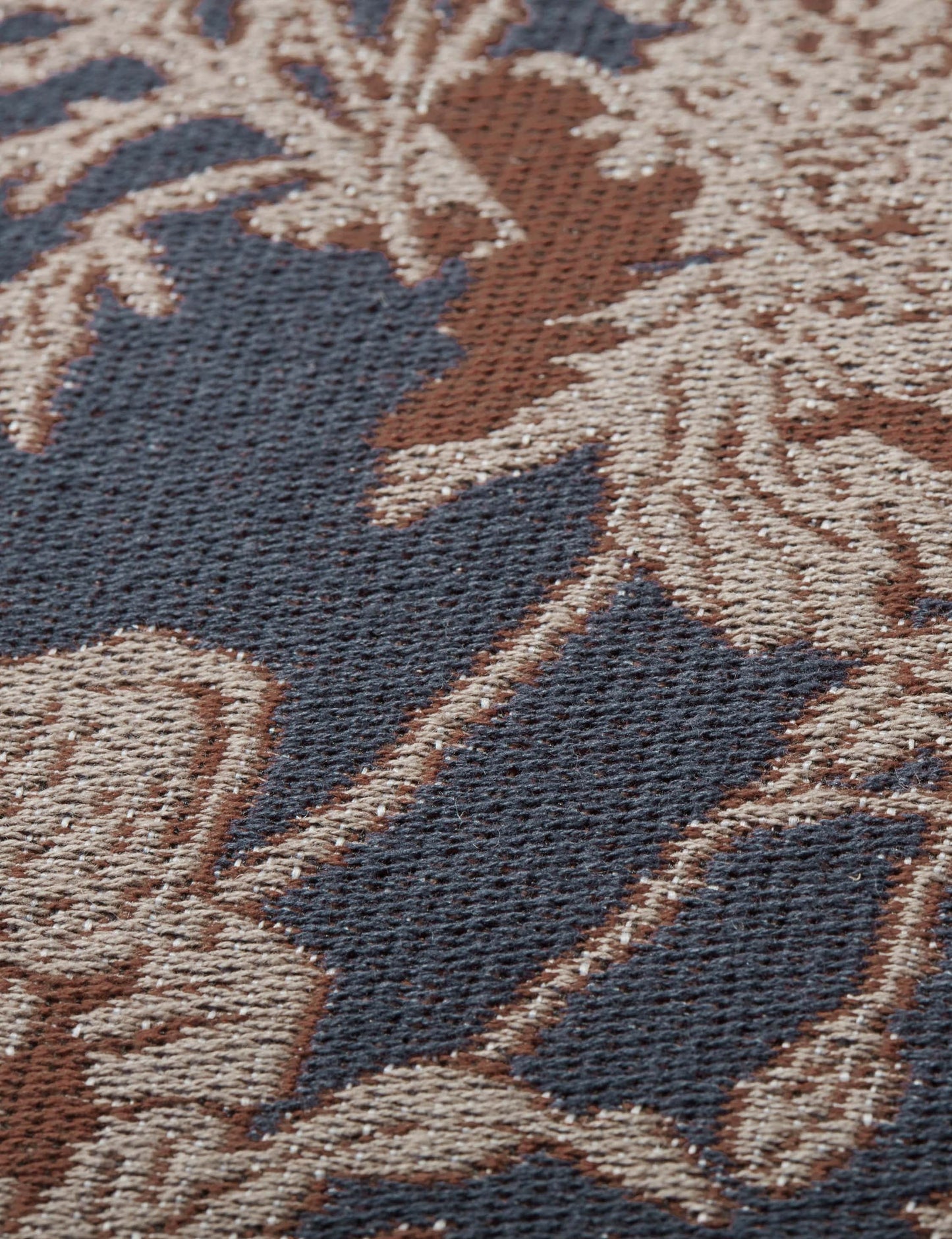 Matilda Pillow x Chris aime Julia x Loloi