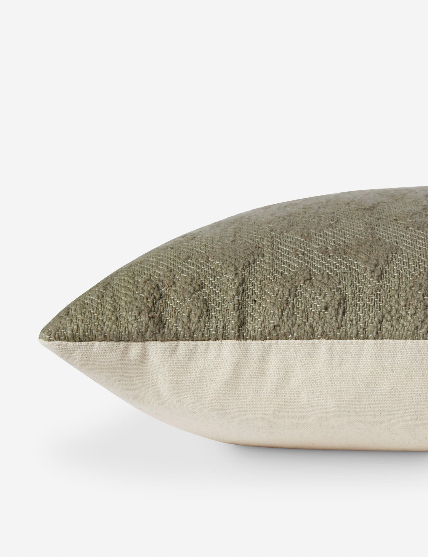 Coussin Scarlett de Magnolia Home par Joanna Gaines X Loloi