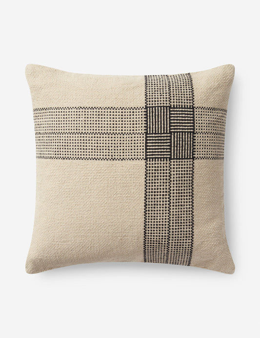 Coussin Wells de Magnolia Home par Joanna Gaines X Loloi