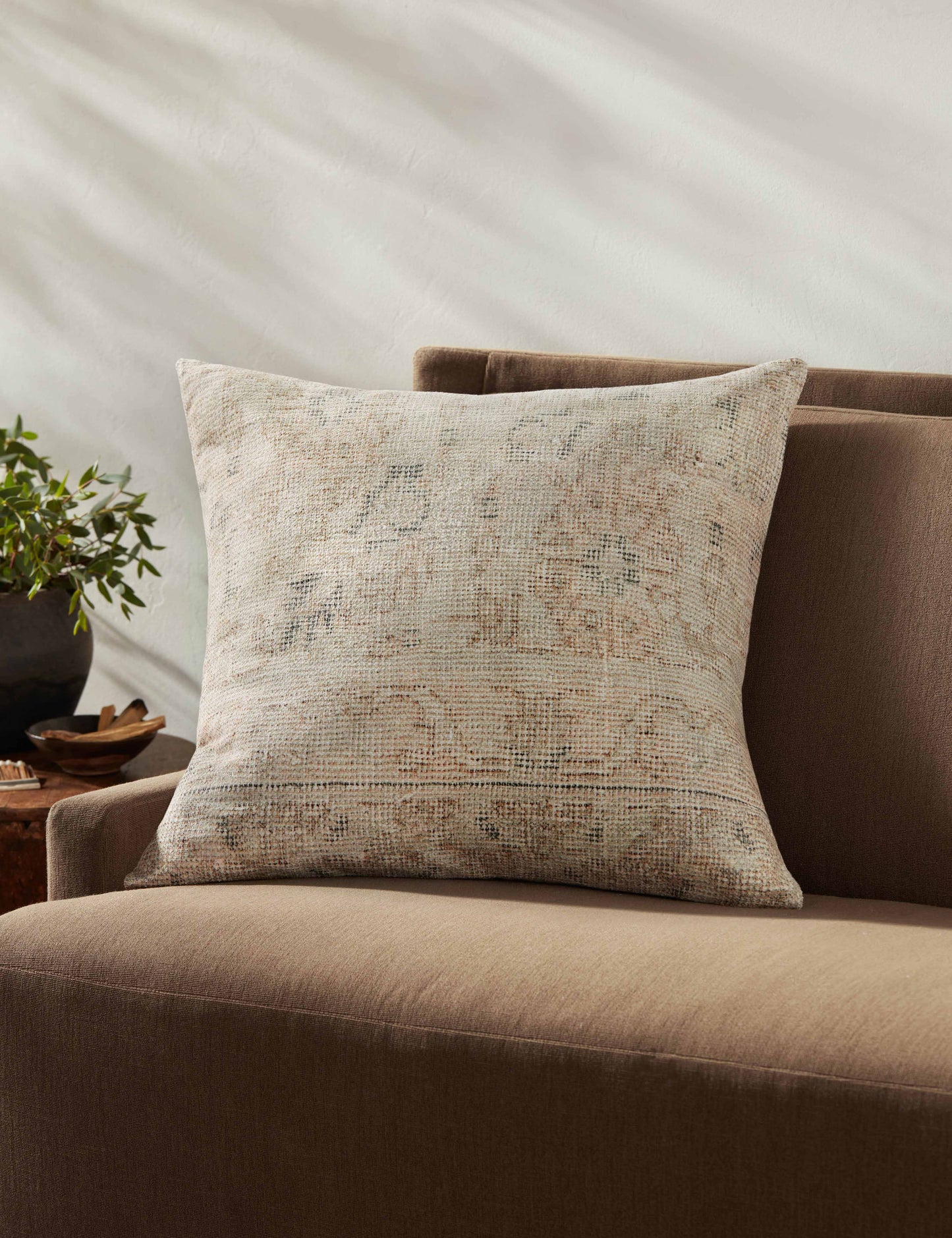 Coussin Celestia par Amber Lewis x Loloi