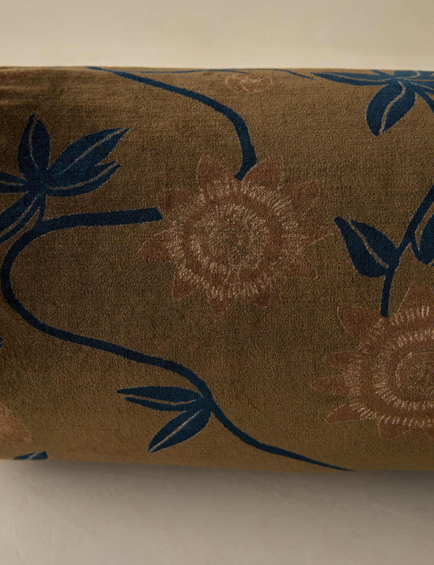 Oreiller en velours Royce