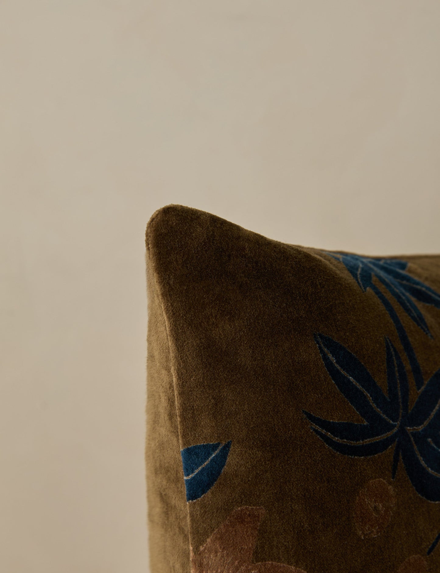 Oreiller en velours Royce