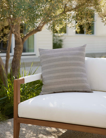 Coussin Marseille de Sunbrella pour Lulu et Georgia