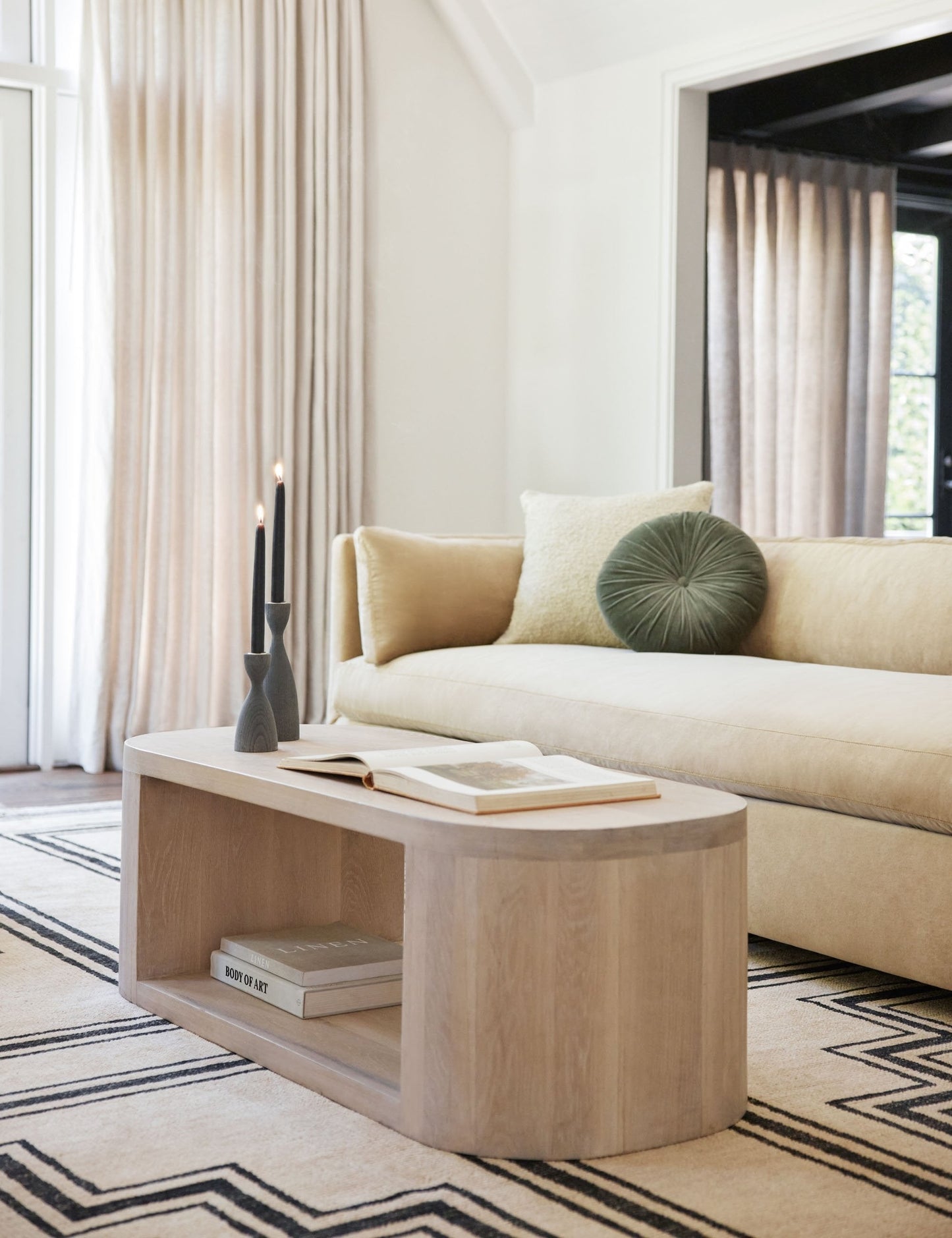 Coussin rond en velours Monroe